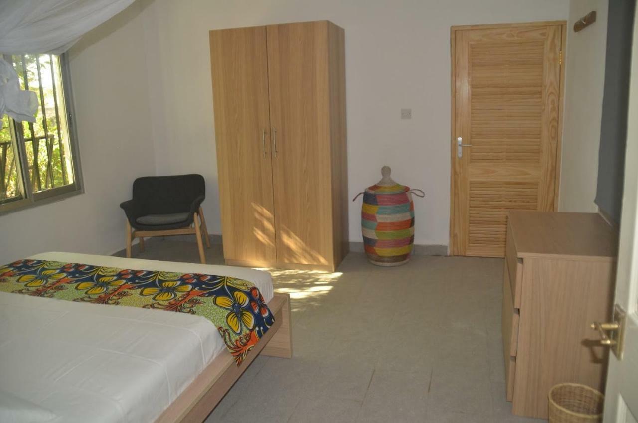 Vokundahouse Villa Kololi Bagian luar foto
