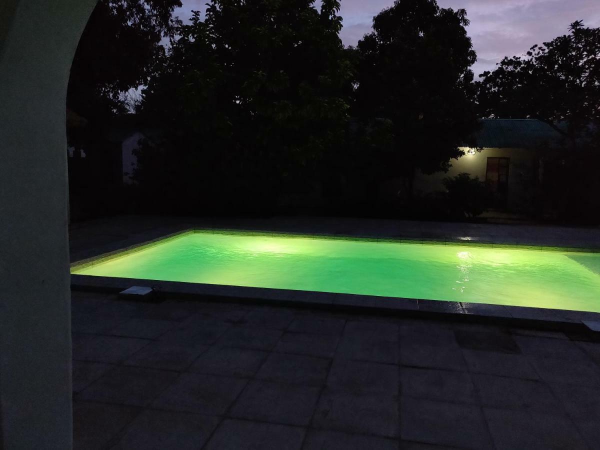 Vokundahouse Villa Kololi Bagian luar foto