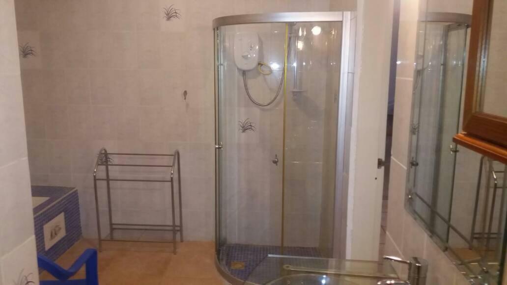 Vokundahouse Villa Kololi Bagian luar foto