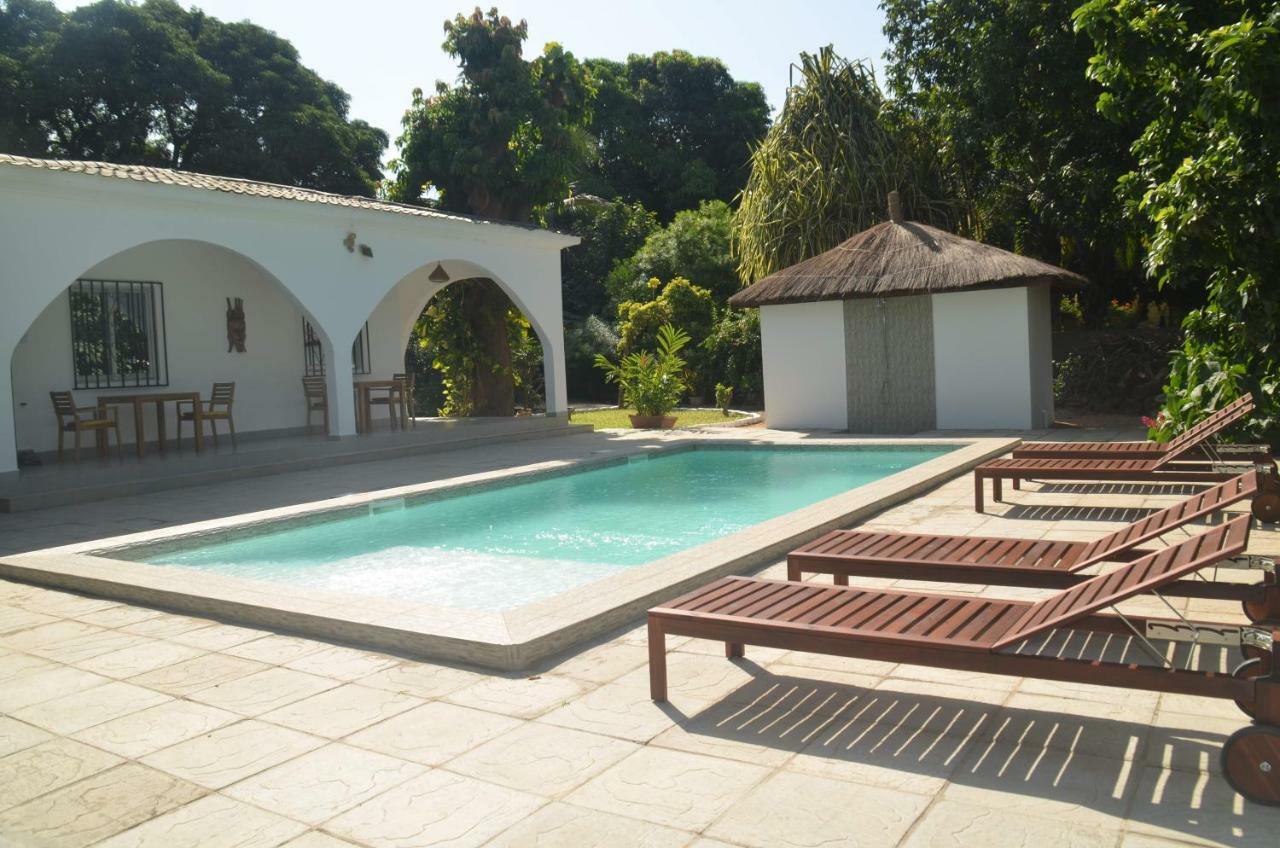 Vokundahouse Villa Kololi Bagian luar foto
