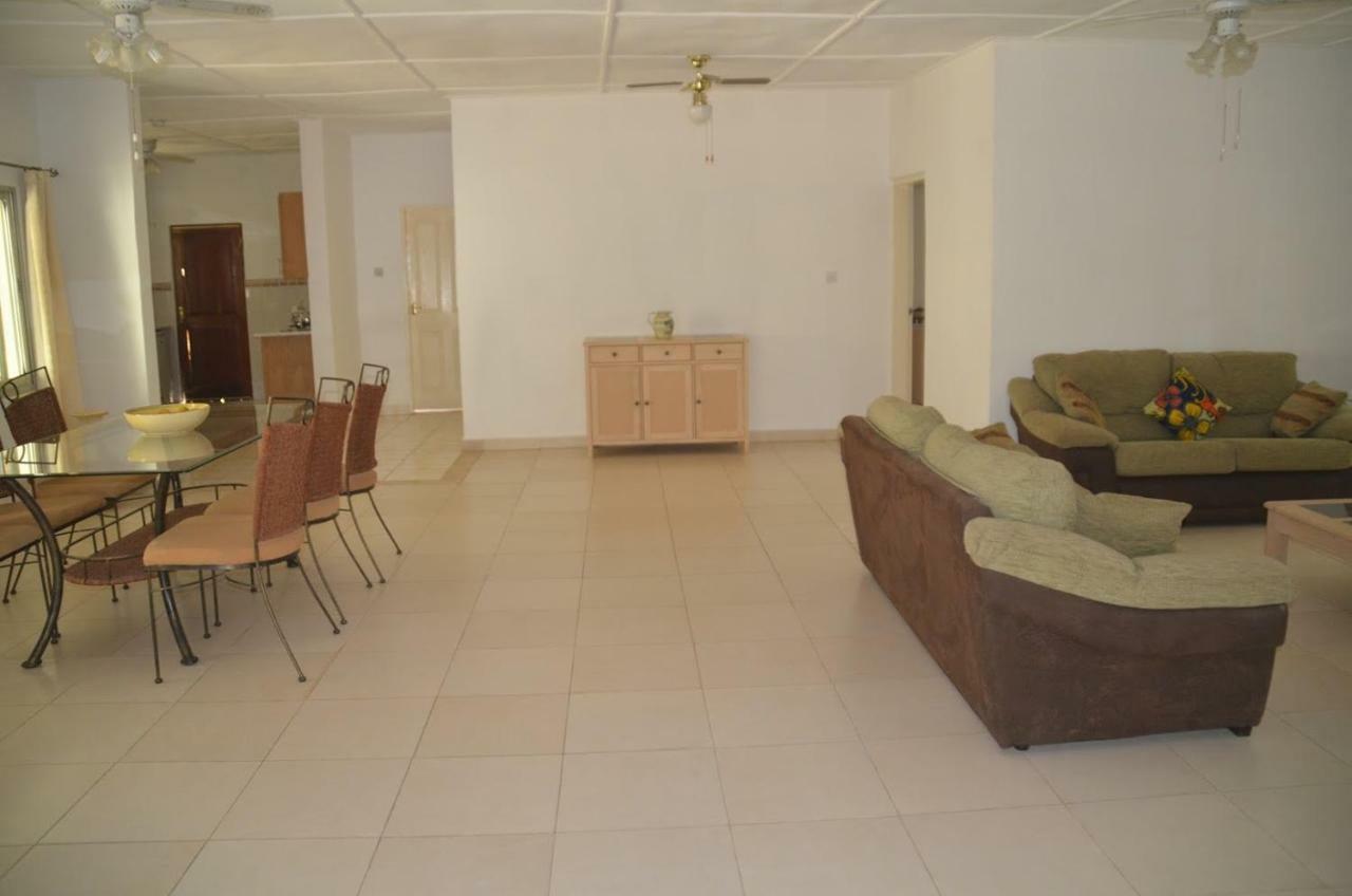 Vokundahouse Villa Kololi Bagian luar foto